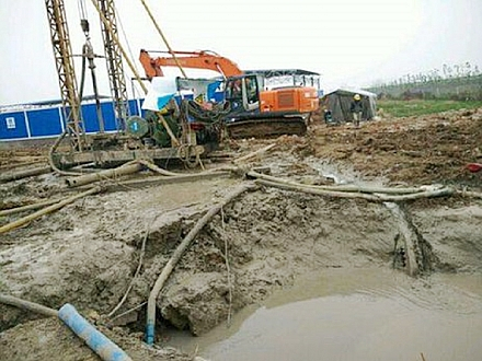 潍坊北海钻井施工用膨润土制备泥浆护臂